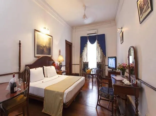 Queen'S Hotel Kandy 5*,
