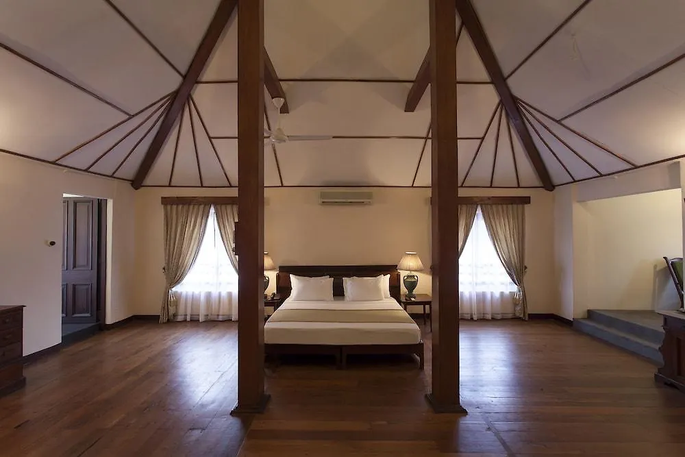 Queen'S Hotel Канди 5*,  Шри-Ланка
