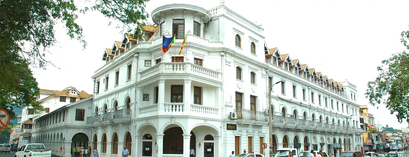 Queen'S Hotel Канди