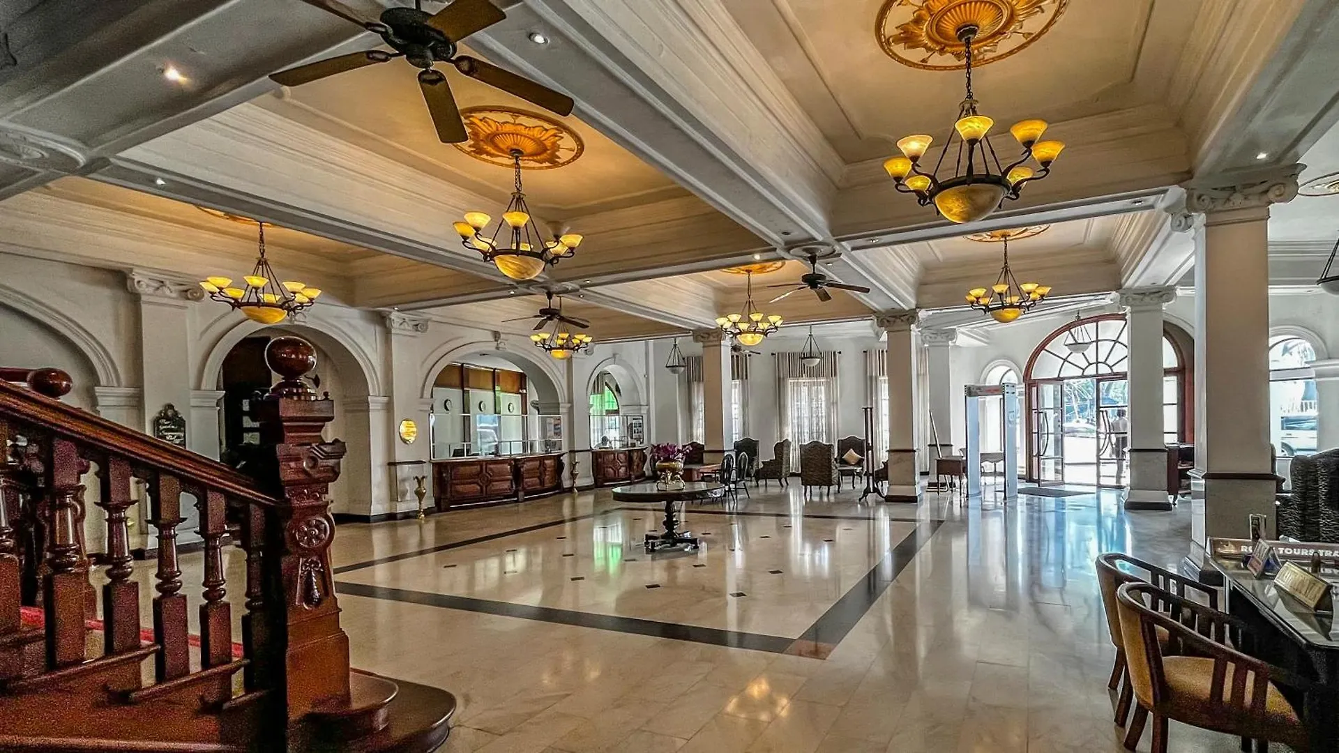 *****  Queen'S Hotel Канди Шри-Ланка